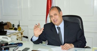 محافظ الإسكندرية يوقف ويحيل موظفا للنيابة الإدارية لعدم رده على شكوى مواطن