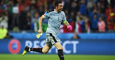 يورو 2016.. بوفون يغيب عن تدريبات إيطاليا بسبب "الحمى"