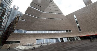هوس الأهرامات.. دار للفنون فى لندن تفتتح مبنى جديدا هرمى الشكل