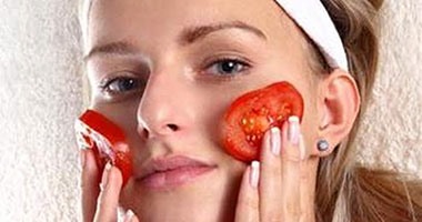 10 فوائد للطماطم للبشرة والشعر.. علاج حب الشباب أبرزها