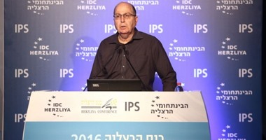 يعالون ردا على نتانياهو: لا خطر يواجه إسرائيل.. وأنت أساس العنصرية