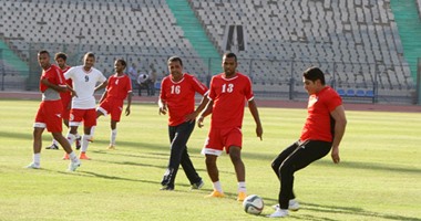 بالصور... أبو هشيمة يرعى منتخب الصم والبكم فى بطولة كأس العالم المقامة فى إيطاليا.. ويشارك الفريق التدريبات ومباراة ودية قبل السفر.. ويعد اللاعبين بمكافآت ضخمة حال الفوز بالمركز الأول