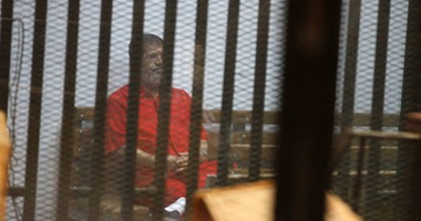 محامى الإخوان: نتسلم حيثيات الأحكام الصادرة ضد "مرسى" خلال 30 يوما