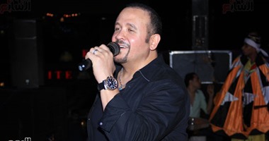 هشام عباس يتعاون مع بلال سرور فى 4 أغنيات بألبوم "الفترة اللى فاتت"