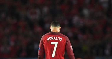 يورو 2016.. صحافة برشلونة تسخر من رونالدو بعد إهدار ركلة الجزاء