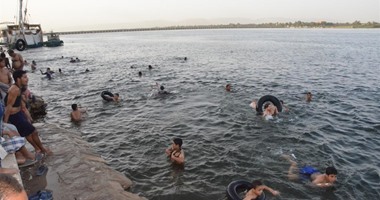 الهروب من حرارة الجو فى نهار رمضان وراء غرق شاب بنهر النيل بالأقصر