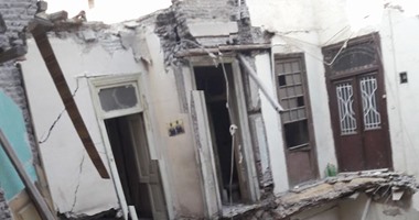 انهيار أجزاء من عقار بالإسكندرية دون إصابات