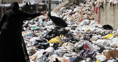 بالصور.. القمامة تحتل شوارع الوراق وإمبابة فى نهار رمضان