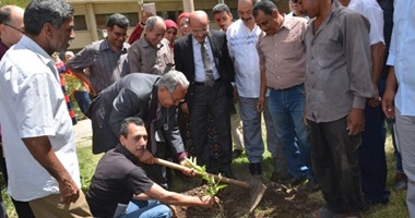 جامعة أسيوط تحتفل باليوم العالمى للبيئة بغرس 200 شجرة فاكهة مثمرة