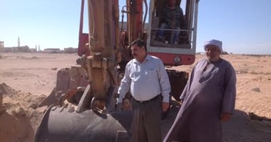 بالصور.. مدير قطاع كهرباء جنوب سيناء يتابع نقل كابلات توسعات مدخل طور سيناء