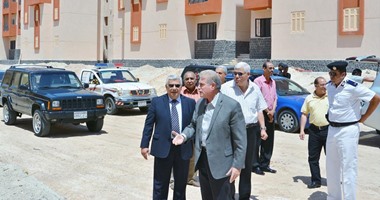 محافظ جنوب سيناء يتفقد الإسكان الجديد بالطور ويشدد على استكمال المرافق
