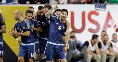 كأس العالم 2018.. رئيس الأرجنتين يؤازر التانجو من الملعب