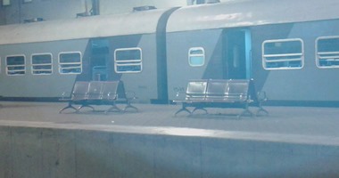 صحافة المواطن.. تأخر القطار "35" بمحطة مصر والركاب يستذمرون من عدم اللحاق بالسحور