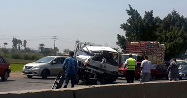 مصرع شخص وإصابة 3 فى حادث تصادم سيارتين بطريق إسكندرية الزراعى
