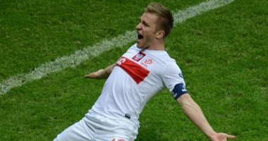 يورو 2016.. بولندا تقترب من التأهل بهدف فى سويسرا بالشوط الأول