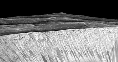 "ناسا" تحصل على عينات للماء على المريخ للبحث عن حياة على الكوكب الأحمر