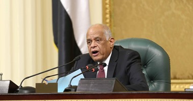 نائب يتقدم ببيان عاجل إلى رئيس البرلمان بسبب تراجع أداء البورصة المصرية