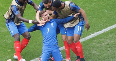 يورو 2016.. بالفيديو.. فرنسا تنجو من كمين أيرلندا بثنائية جريزمان