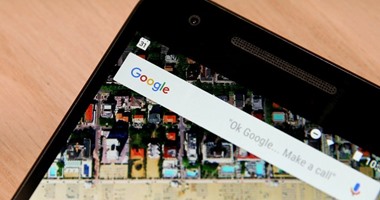 "جوجل" تتحدى أبل وتطرح هاتفا ذكيا ينافس آيفون بحلول 2017