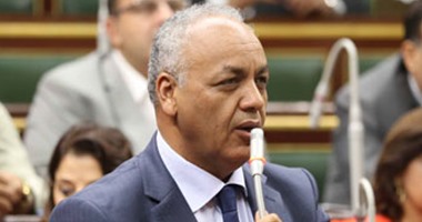 مصطفى بكرى: إبلاغ وزير التموين المستقيل بقرار منعه من السفر 