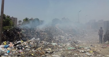 "صحافة المواطن " : بالصور: تلال القمامة والأدخنة تحاصر شوارع المرج وقصر نعمة 