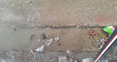 حى الساحل يصلح كسر بماسورة مياه بمنطقة الأغاخان ويزيل إشغالات بعدة شوارع