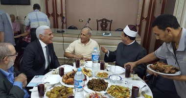 بالصور.. مراد موافى رئيس المخابرات الأسبق يظهر فى إفطار الصوفية