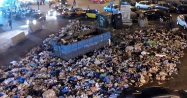 تلال القمامة  فى شارع إسكندر إبراهيم فى محافظة الإسكندرية