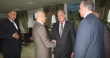 بالصور.. محافظ جنوب سيناء يلتقى سفير بيلا روسيا لبحث تنشيط السياحة