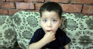 بالصور.. "محمد ياسر" طفل بسوهاج يموت بالبطىء ويحتاج إلى عملية قلب مفتوح
