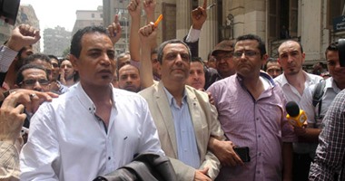 تشديدات أمنية مكثفة بمحكمة عابدين تزامنا مع جلسة محاكمة نقيب الصحفيين