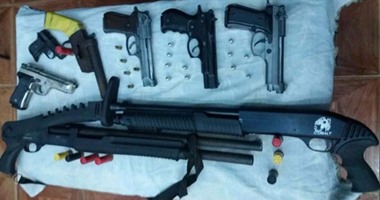 أمن المنيا يضبط 10 قطع أسلحة نارية وقضيتى مخدرات و56 قضية تموينية
