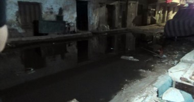 طفح مياه المجارى بعزبة النخل فى محافظة القليوبية
