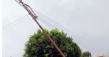 بالصور.. أعمدة كهربائية تهدد حياة المواطنين بقرية جريس فى المنوفية