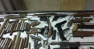 ضبط 9 عاطلين بحوزتهم أسلحة نارية ومخدرات فى شبرا الخيمة