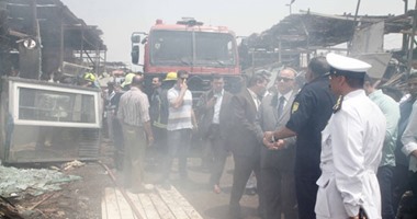 تمركز 4 سيارات إطفاء فى سوق الجمعة تحسبا لتجدد اشتعال النيران