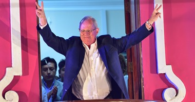 بالصور.. بيدرو كوزينسكى يتقدم بفارق طفيف على كيكو فى انتخابات رئاسة بيرو