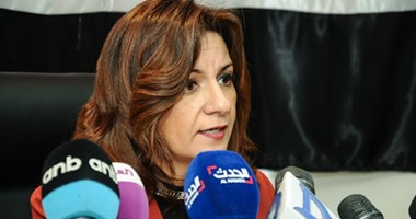 وزيرة الهجرة تطالب المصريين بالخارج سرعة تسجيل بياناتهم بالسفارات والقنصليات