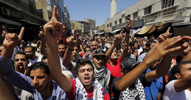 بالصور.. آلاف المتظاهرين فى الأردن يطالبون بإلغاء معاهدة السلام مع إسرائيل