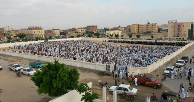 بدو سيناء يحتفلون بالعيد بتبادل الزيارات بينهم فى المجالس