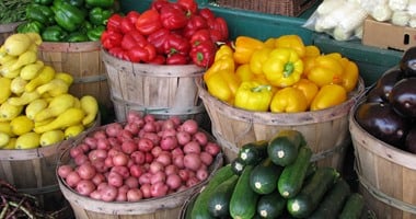أسعار الخضراوات والفاكهة اليوم بالمجمعات الاستهلاكية.. والطماطم بـ10.5 جنيه