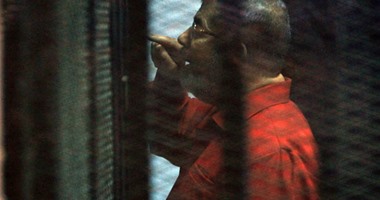 جلسة محاكمة "مرسى" و10 آخرين بقضية "التخابر مع قطر"