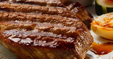 تجنب مخاطر الشواء بوضع اللحوم فى الفرن قبل تعرضها للفحم