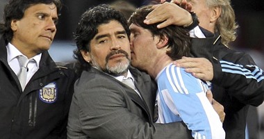مارادونا: يجب معاملة ميسى كأى لاعب فى الأرجنتين