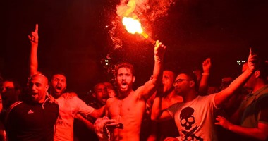 لاعبو الزمالك يحتفلون بـ"الشماريخ" بعد اقتراب التتويج بالدورى