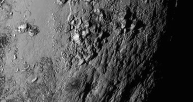 "ناسا" تنشر صورًا جديدة لكوكب "بلوتو" وقمريه "شارون" و"هيدرا"