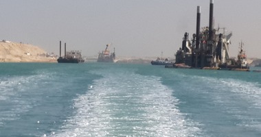 مهاب مميش: الانتهاء من تسوية قاع قناة السويس الجديدة خلال ساعات