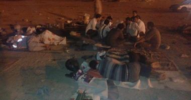 نقابة العاملين بالقطاع الخاص: "العربية للأسمنت" بالسخنة تطرد 82 عاملا 