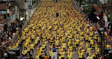 13 ألف شخص فى رقصة زومبا جماعية بشوارع الفلبين