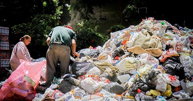 صحافة المواطن.. القمامة تملأ شارع حمدى فى منطقة الظاهر بالقاهرة